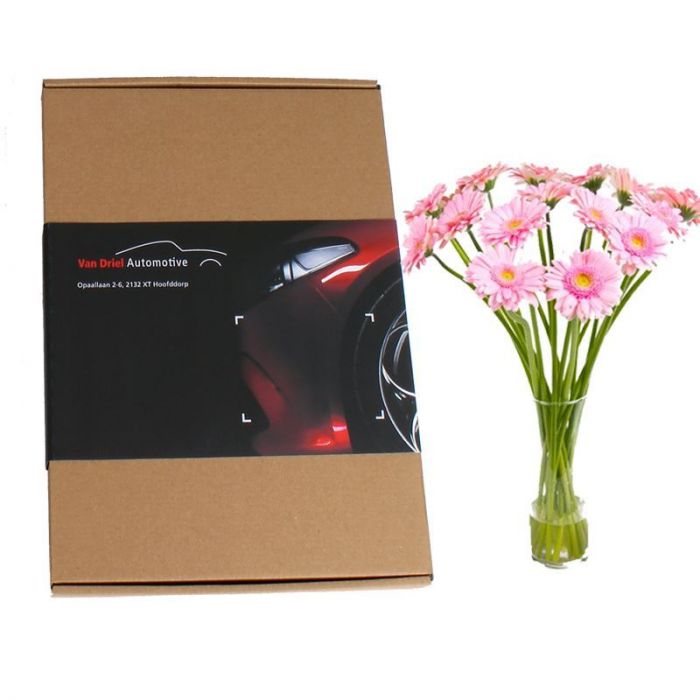 Tijdreeksen salaris hout Verras een auto koper met roze gerbera's