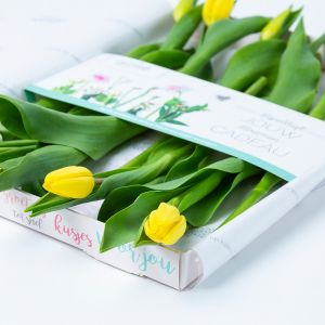 Gele brievenbus Tulpen