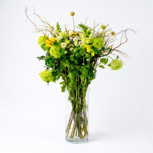 Paasboeket met prachtige paasbloemen