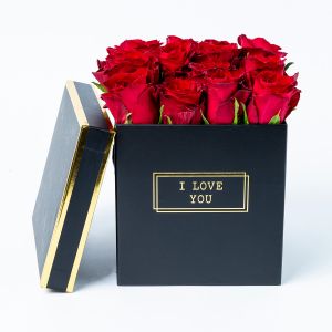  Valentijn Giftbox  op model 
