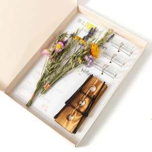 BloomTable® met gemengde droogbloemen in brievenbusverpakking