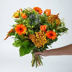 Boeket Herfst in de hand gehouden