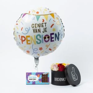 Combi Deal Geslaagd met folieballon, bloemstuk en Tony's Chocolonely Melk reep