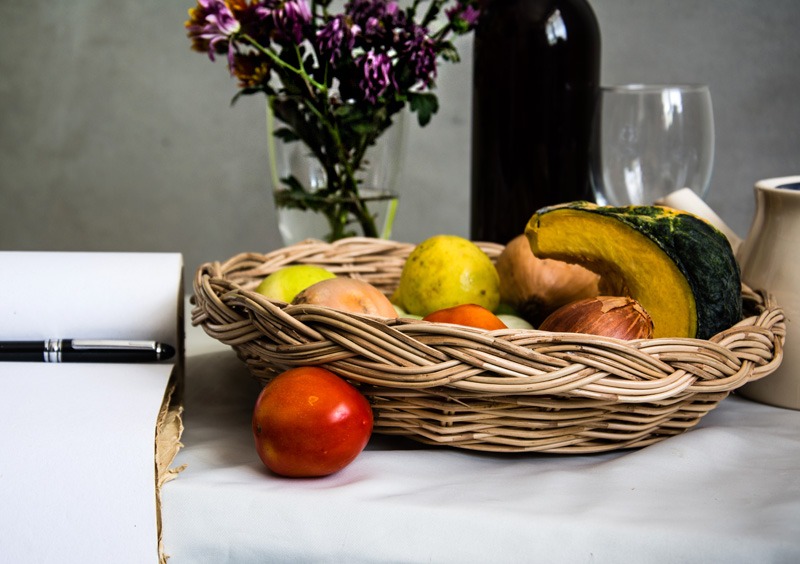 Fruitmand verwelken bloemen